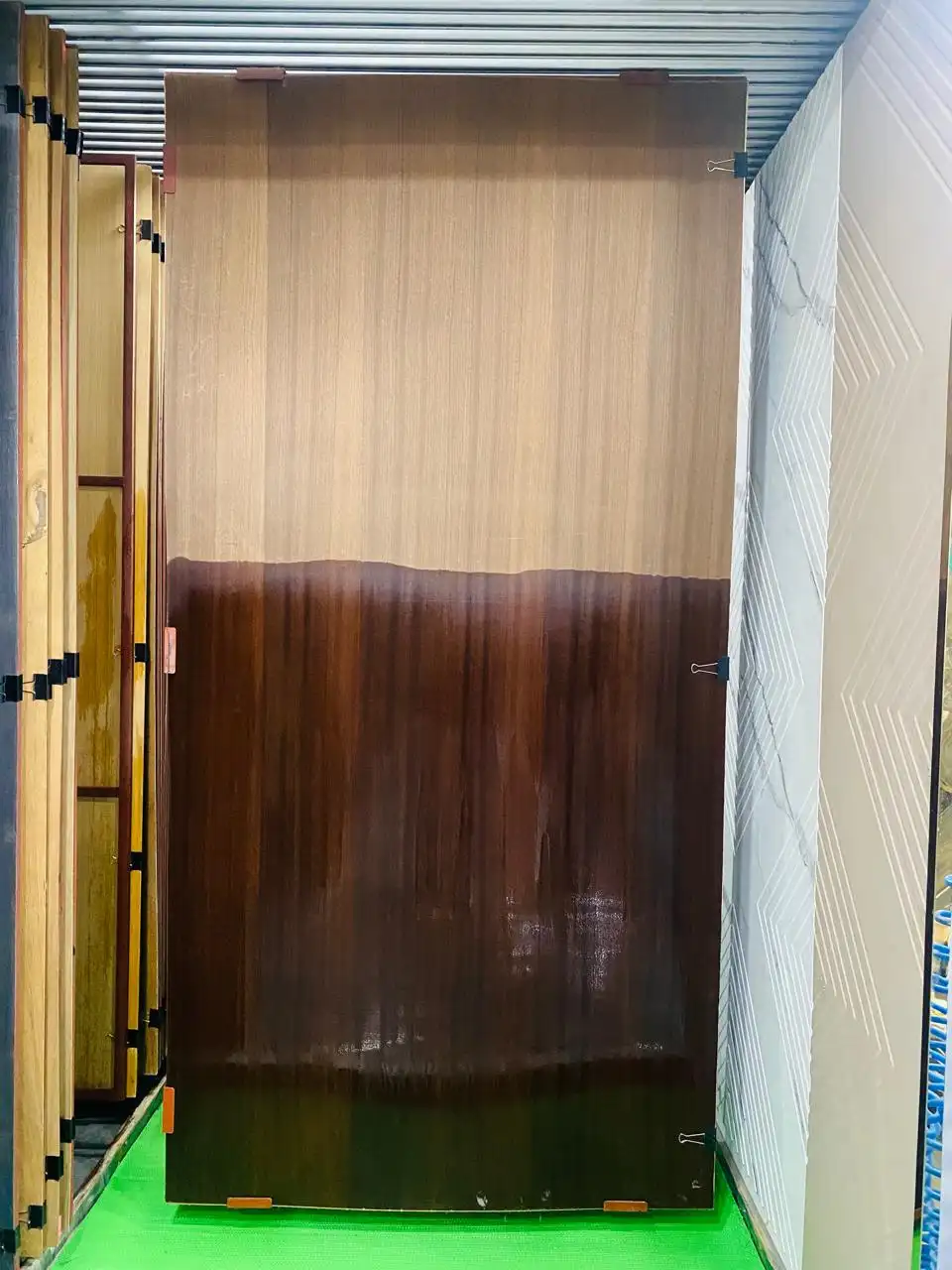 Veneer finish sample showing natural grain pattern